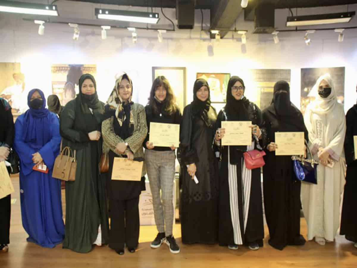 Female expatriate artists