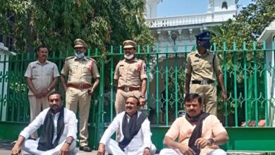 Telangana: Suspended BJP MLAs meet speaker Pocharam