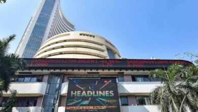 Equity indices close lower; Nifty, Sensex down 1% each