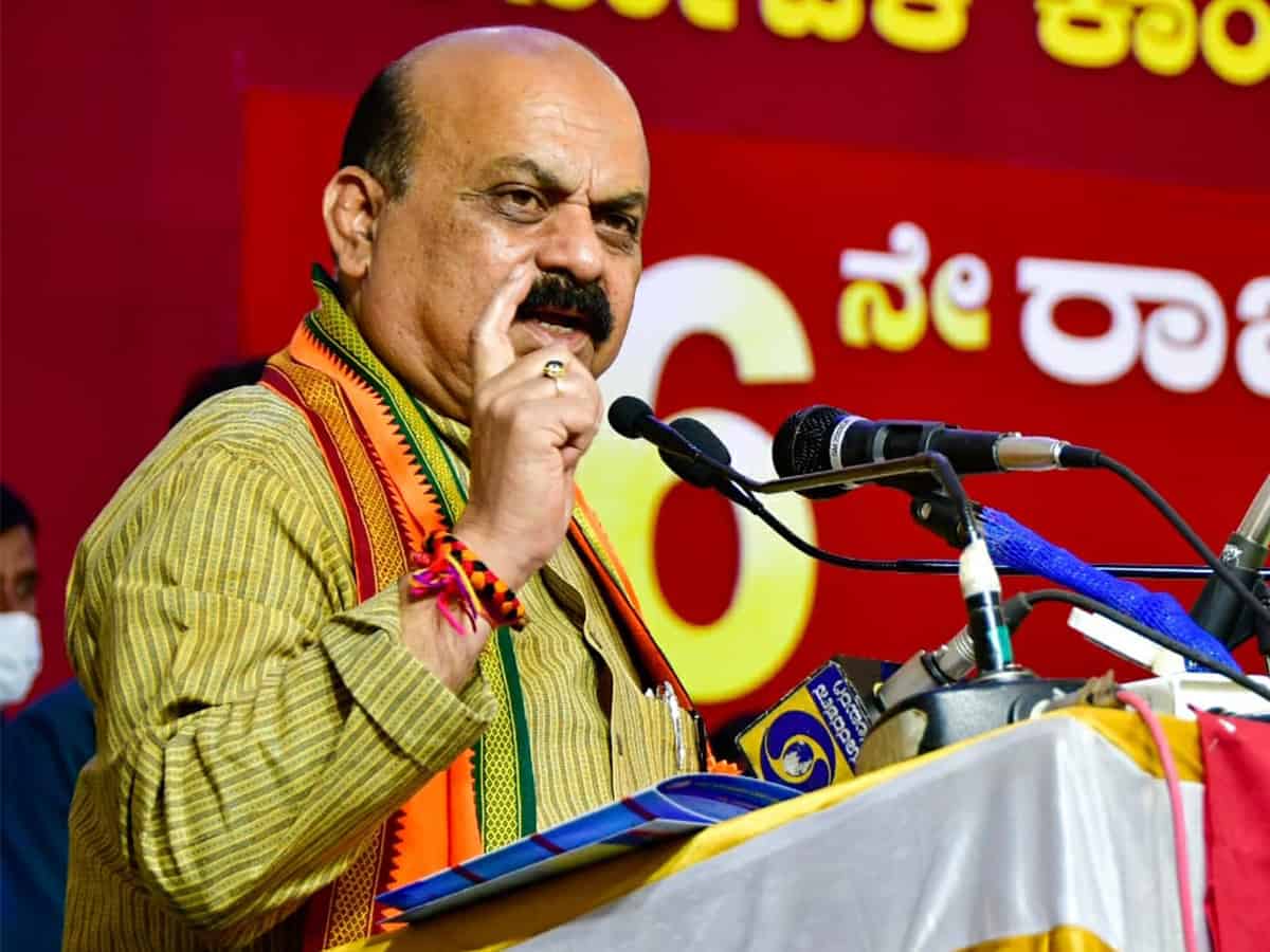 Karnataka: 'Cash' gift to journos on Diwali dents CM's image