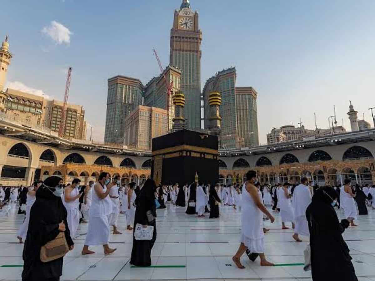 Multilingual course workshop offers to female visitors at Makkah's Grand Mosque