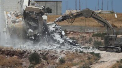 Israeli troops demolish homes of Palestinian attackers