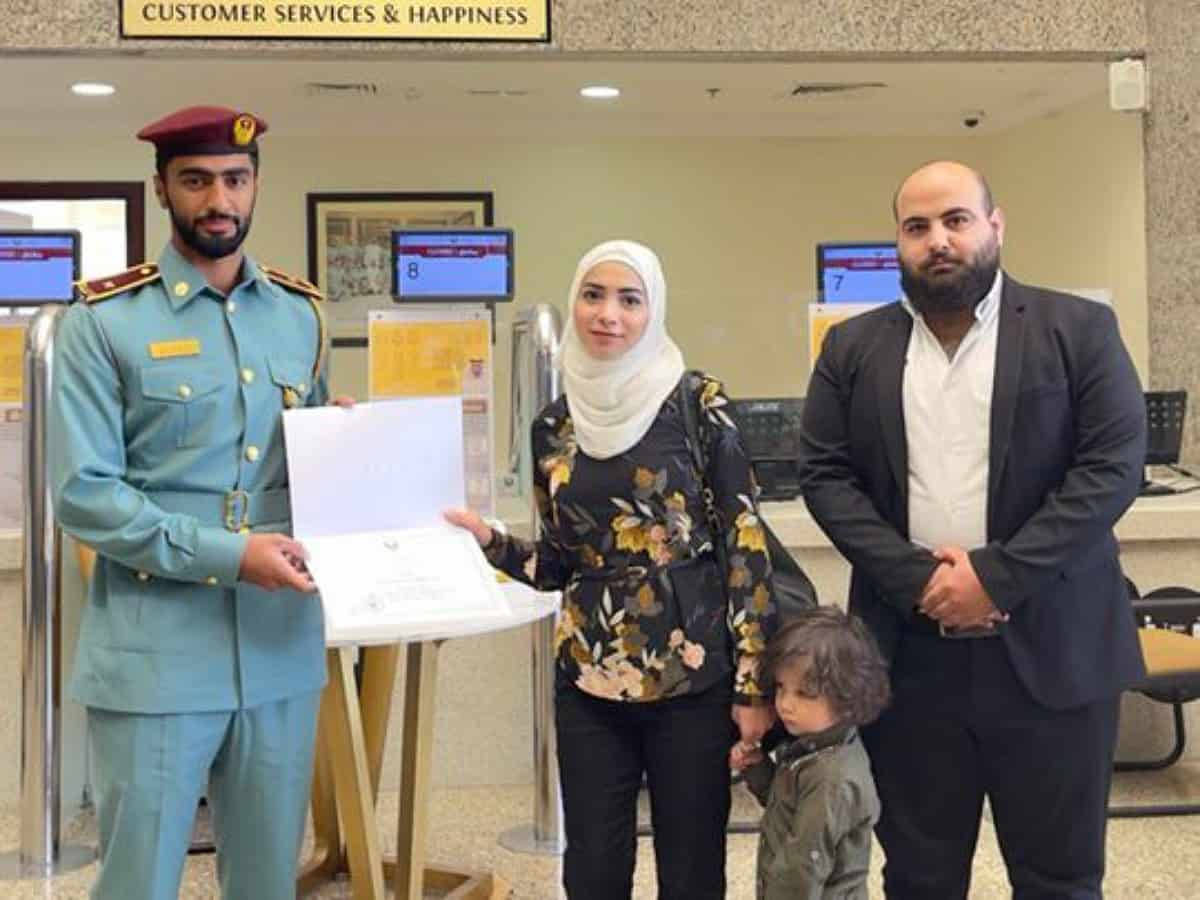 UAE: Syrian woman honored for returning lost cash
