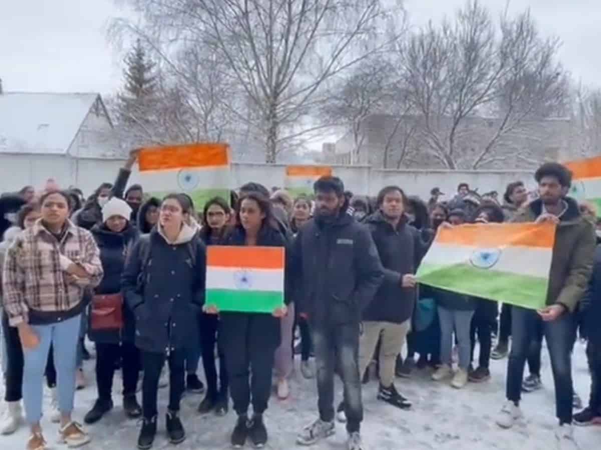 Indian students in Ukraine's Sumy board buses to Poltava, hope to be in safe zone soon