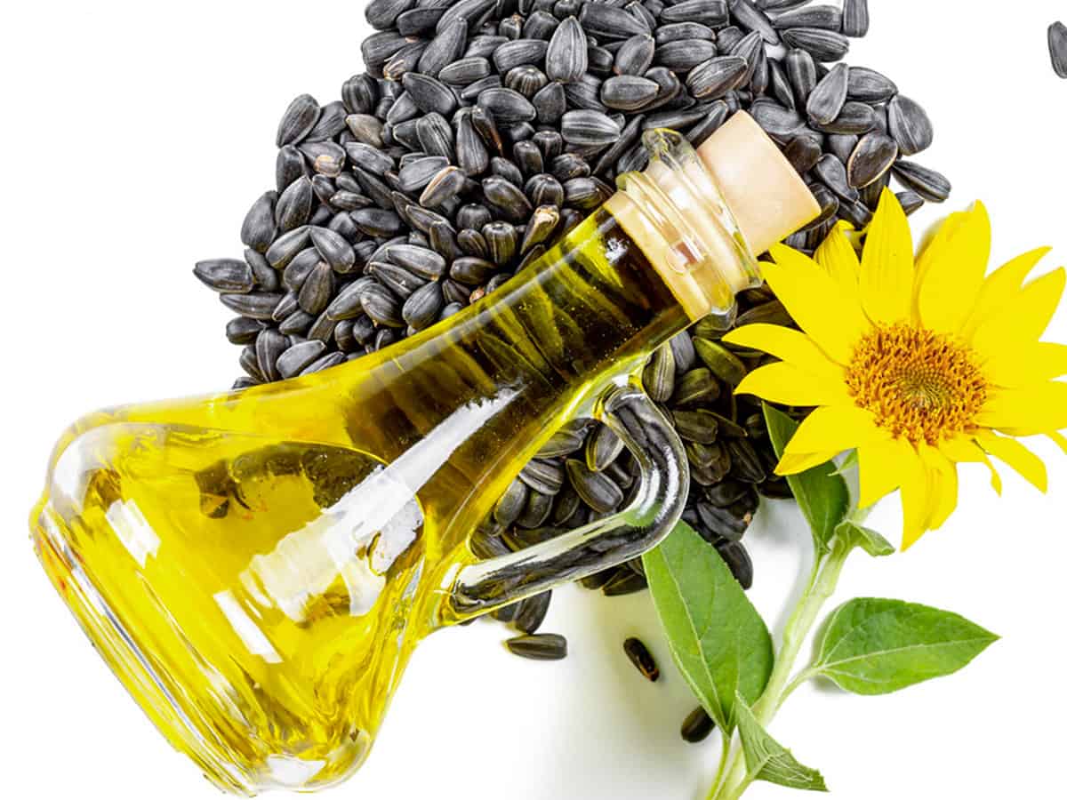 Sunflower oil shortage boon for palm oil producers, bane for consumers