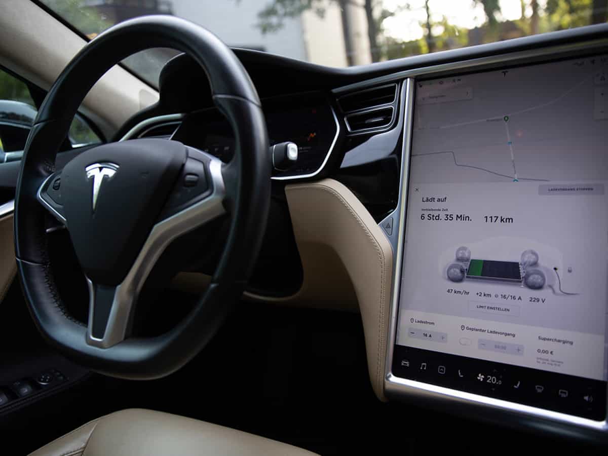 Tesla fires worker who reviewed its full self-driving feature on YouTube