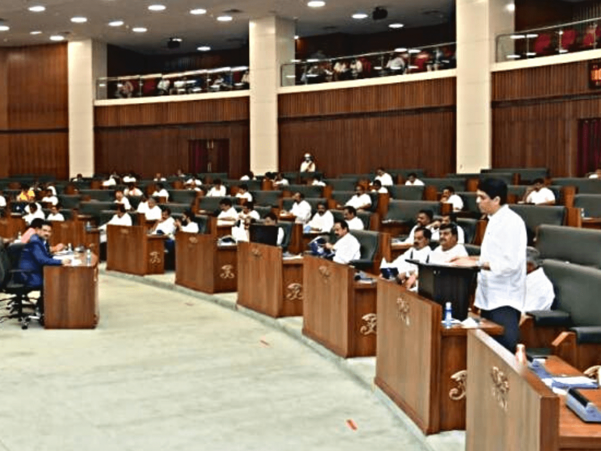Andhra MLAs vote for seven seats of Legislative Council