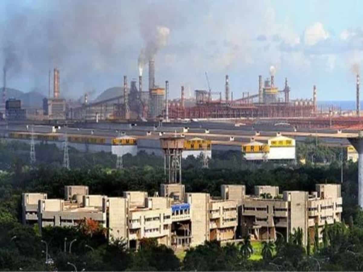 Stir in Visakhapatnam opposing privatisation of steel plant