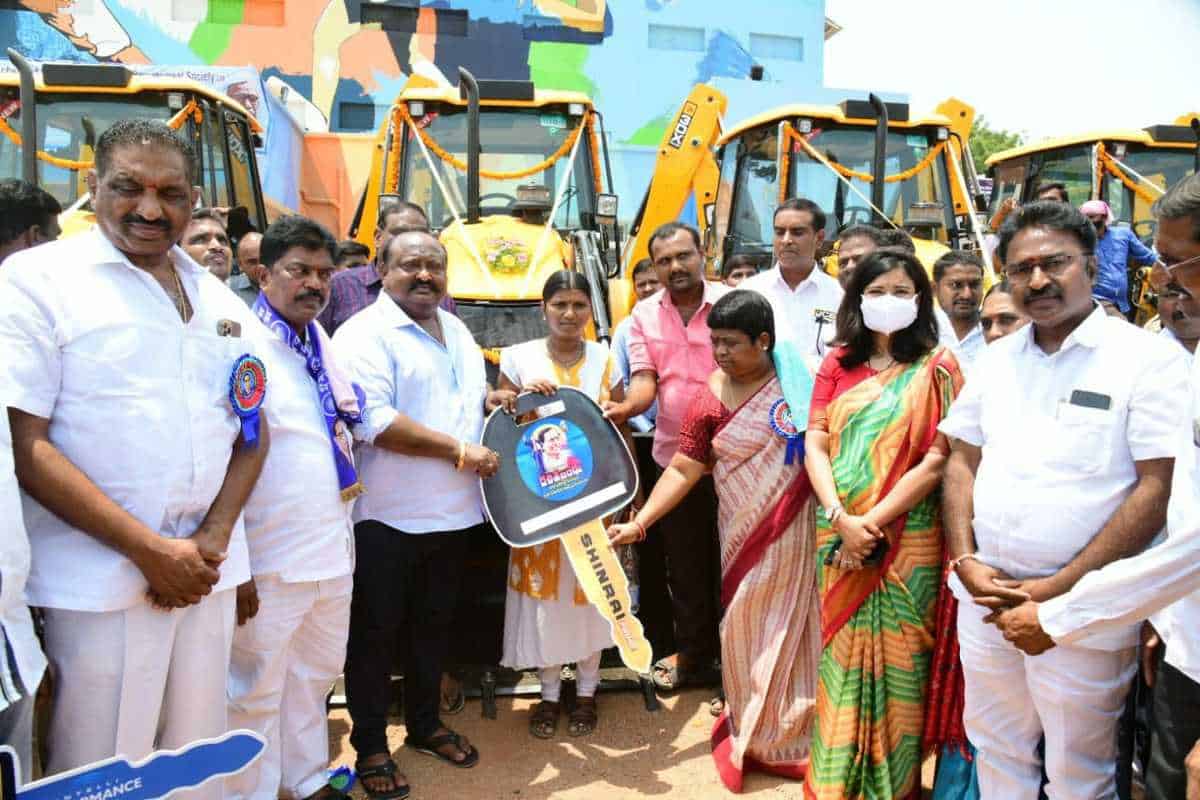 769 vehicles delivered under Dalit Bandhu scheme in Karimnagar