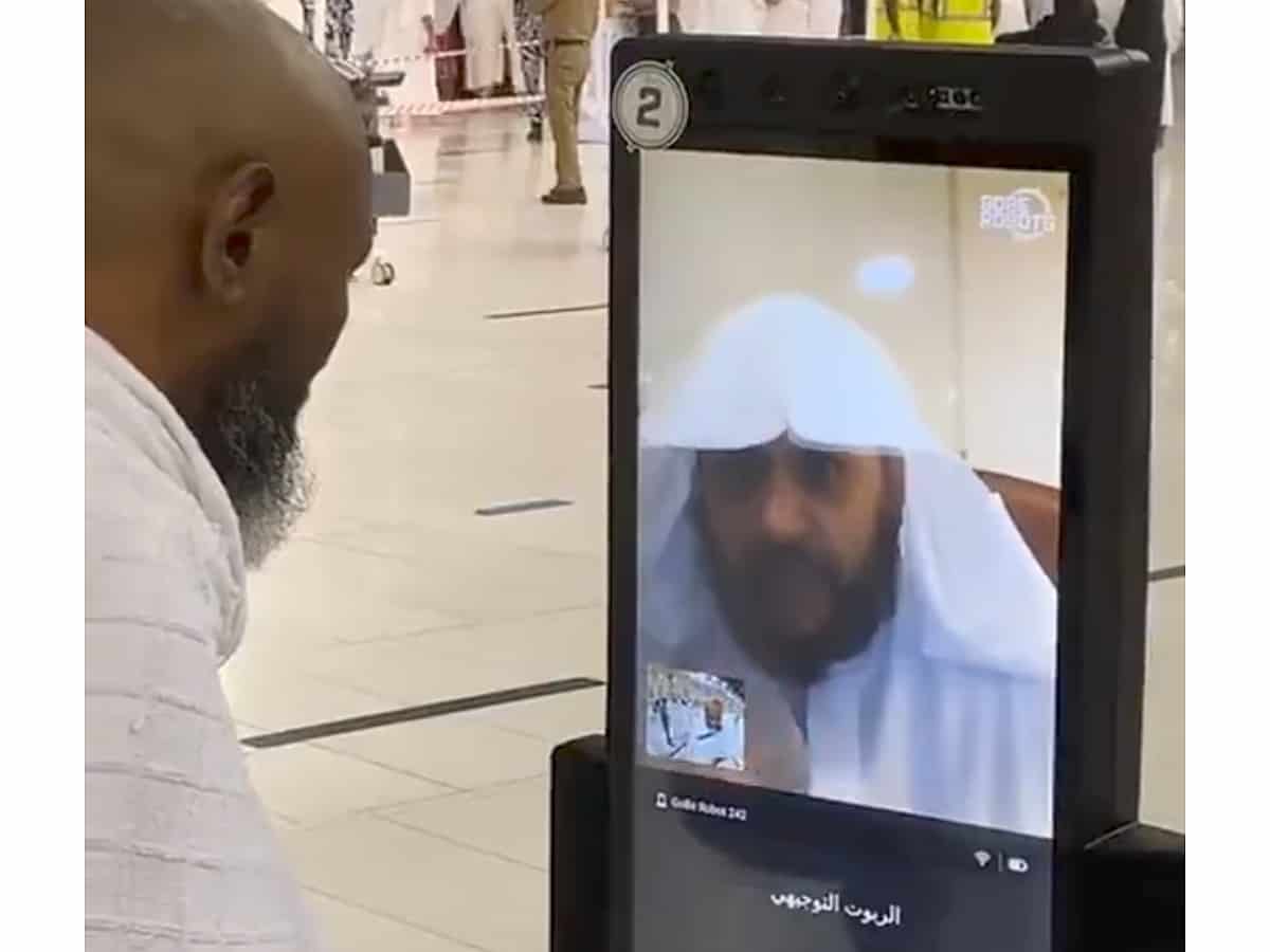 Guidance robot service for pilgrims at Makkah’s Grand Mosque