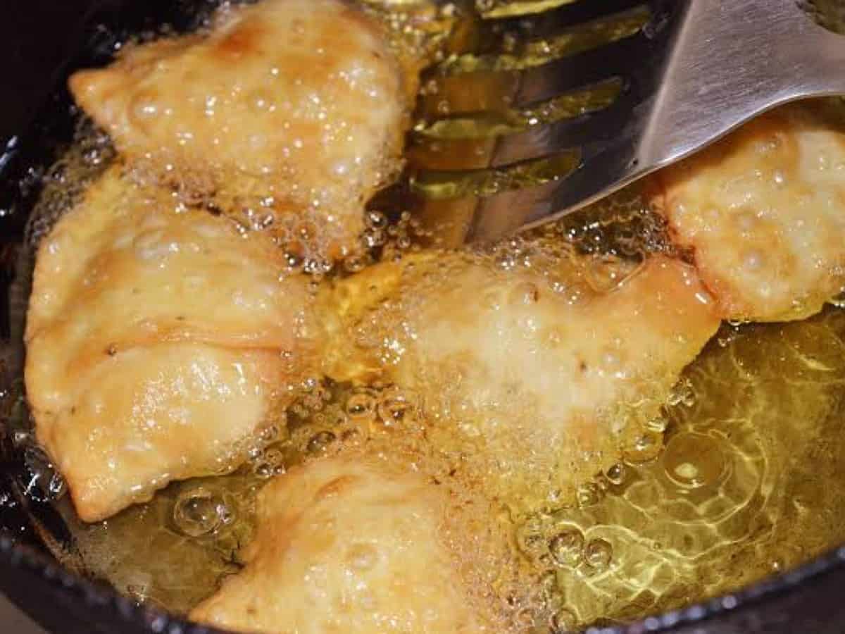 Saudi restaurant shut for making samosas in toilets for over 30 years