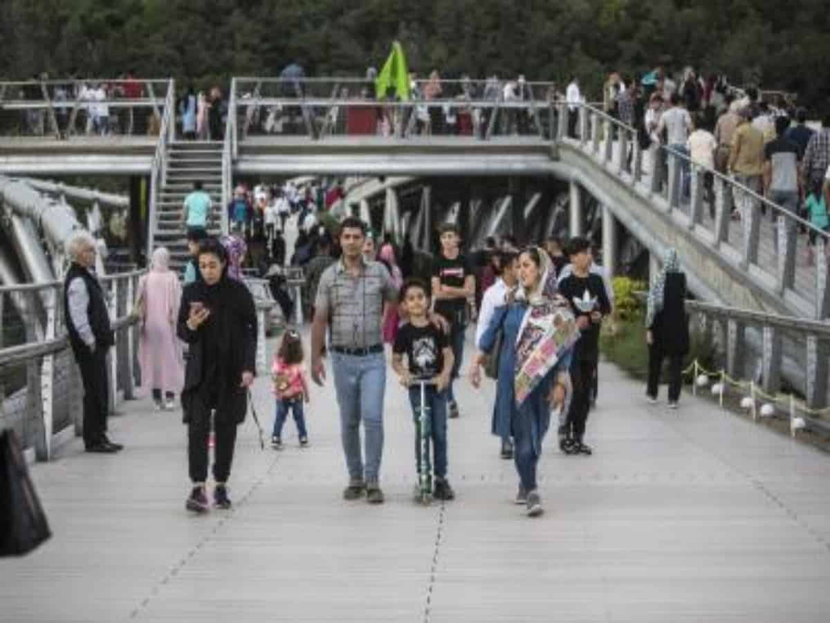 Iranians celebrate Nature's Day outdoors as pandemic restrictions ease