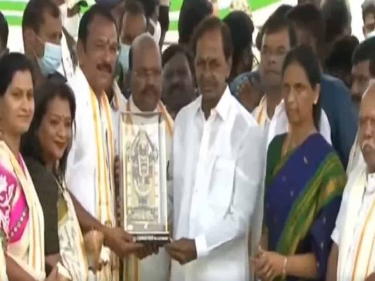 Hyderabad: KCR lays foundation stone for TIMS hospital at LB Nagar