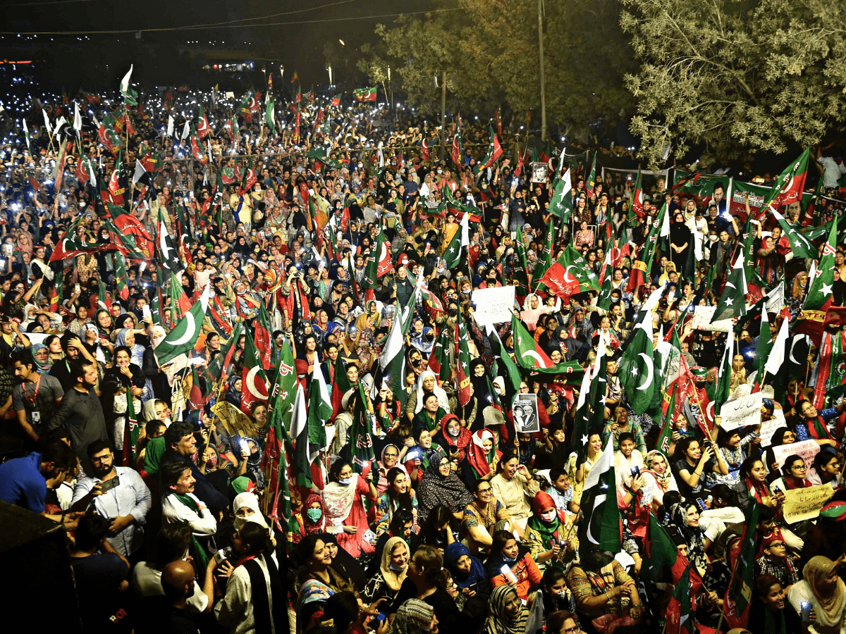 Massive pro-Imran protests