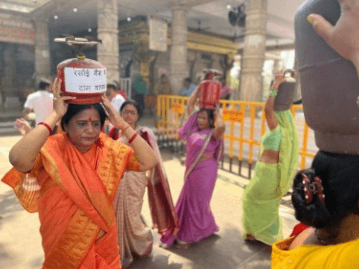 Women perform Garba with LPG cylinder to protest price rise