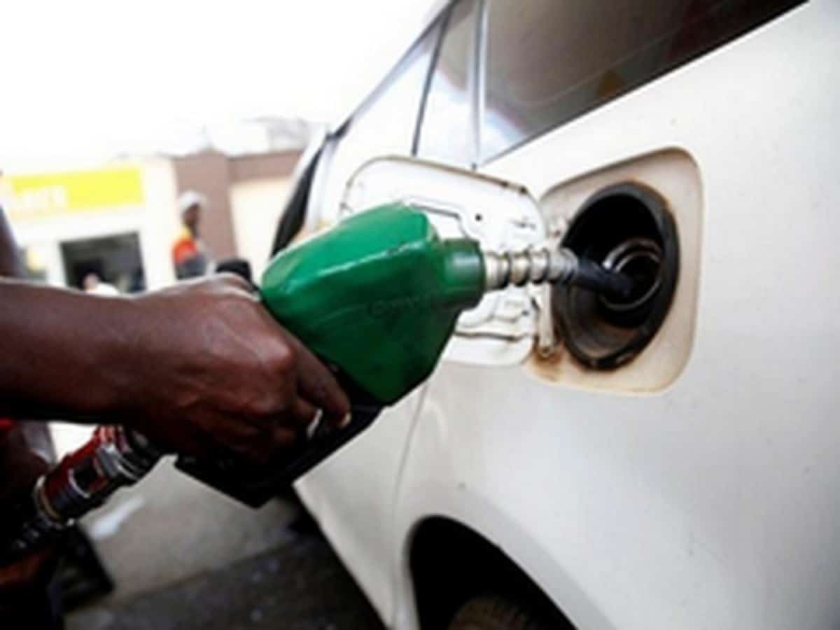 Sri Lanka reduces fuel prices amid shortage