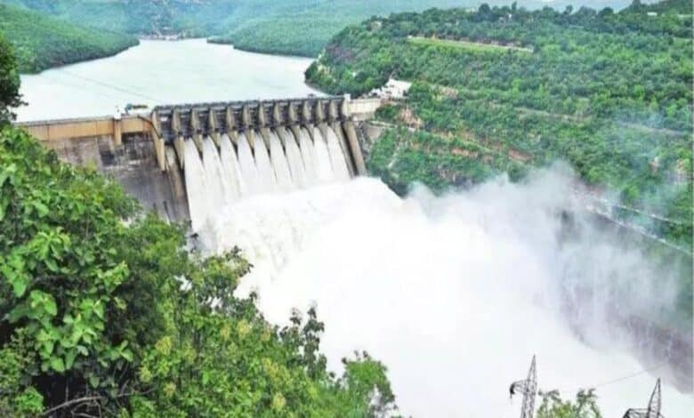 Telangana man swept away in Krishna river at Srisailam