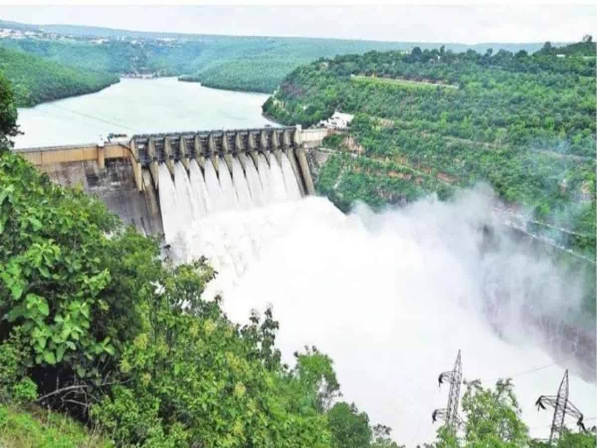 Telangana man swept away in Krishna river at Srisailam