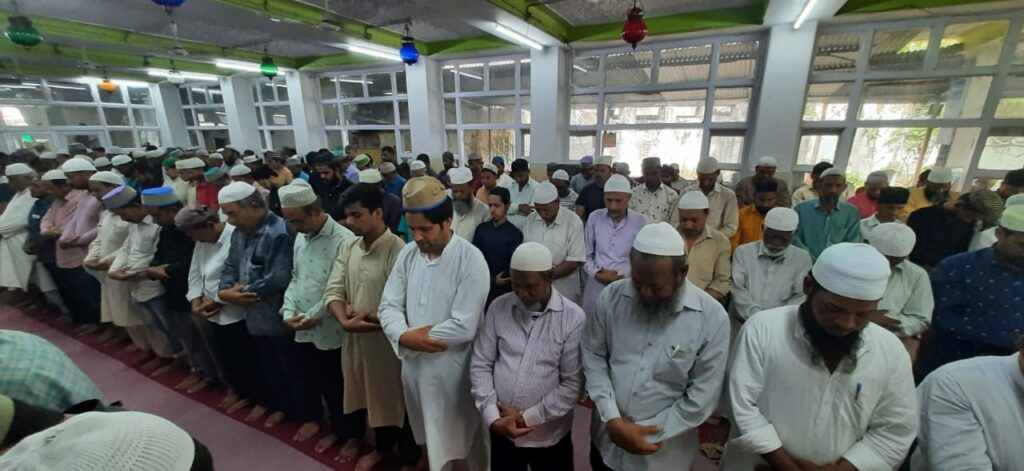 Friday prayer at Masjid-e-Mahboob Shahi