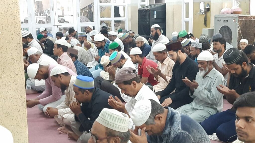 Friday prayer at Masjid-e-Mahboob Shahi
