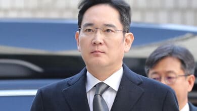 South Korean regulator gives warning against Samsung chief over false data