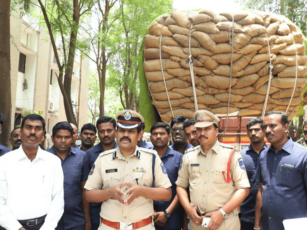 Interstate drugs smugglers arrested, 800 kg ganja worth 2 Cr rupees seized