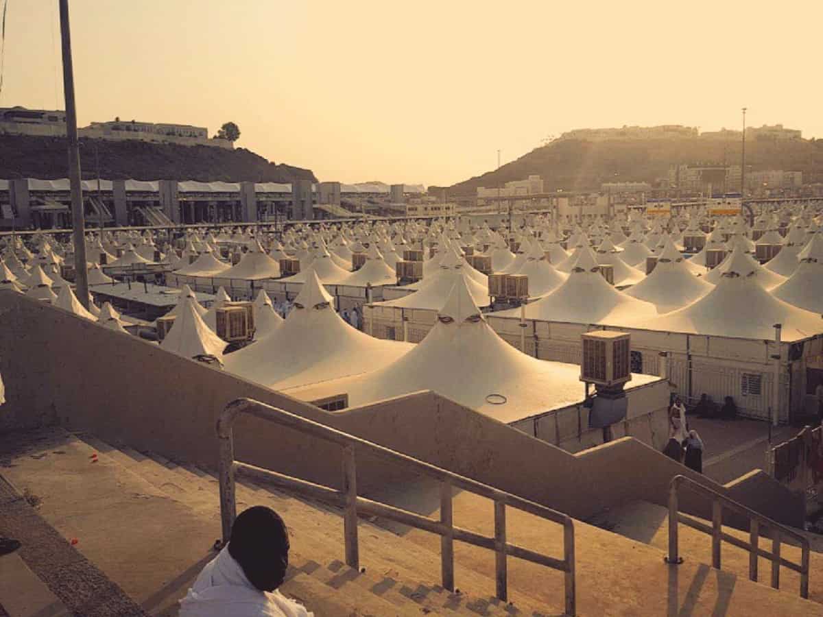 Saudi Arabia installs Air Conditioners at pilgrim camps ahead of Hajj