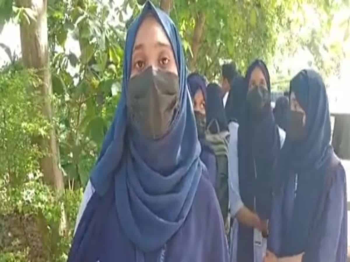 Karnataka: Students urge college to allow Hijab, blame ABVP for protest