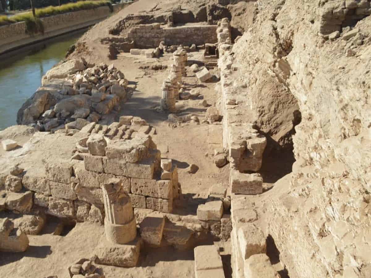 Haridi mountain area in Sohag, where the tower and the cemetery were discovered.