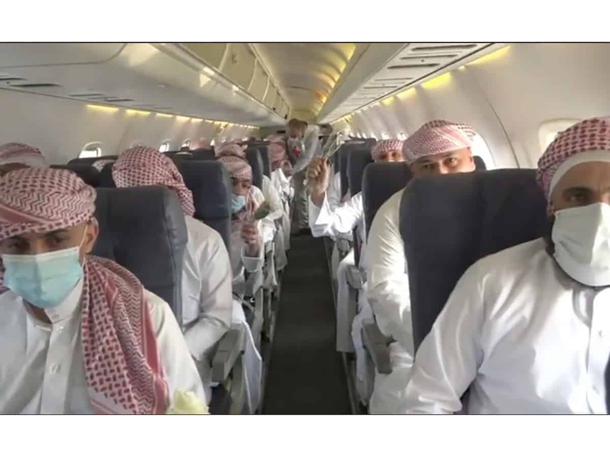 Saudi Arabia transferred 163 Houthi prisoners to Sanaa and Aden