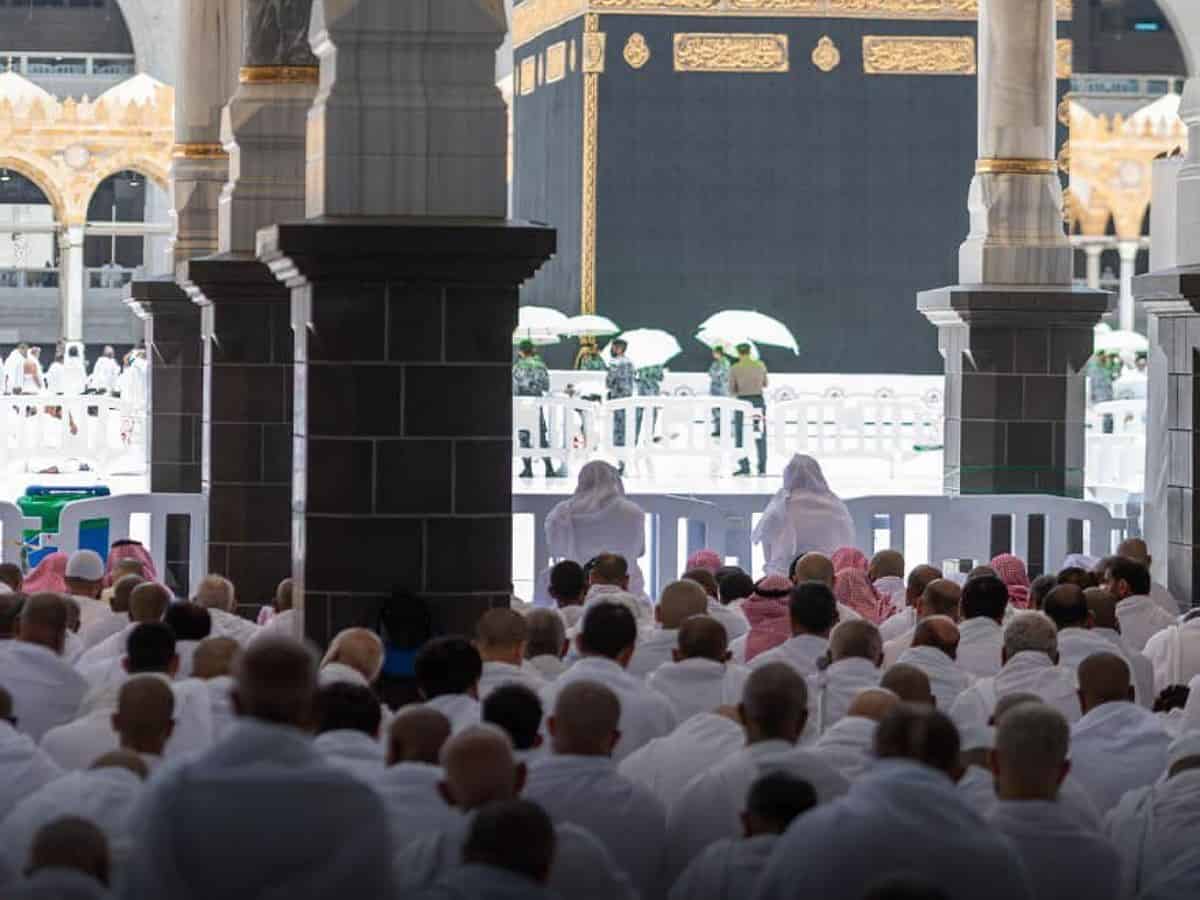 Funeral prayer in absentia for late UAE President performed in Ka’batullah, Prophet’s Mosque