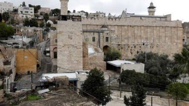 Israeli forces cuts part of stairs of Ibrahimi Mosque in Hebron