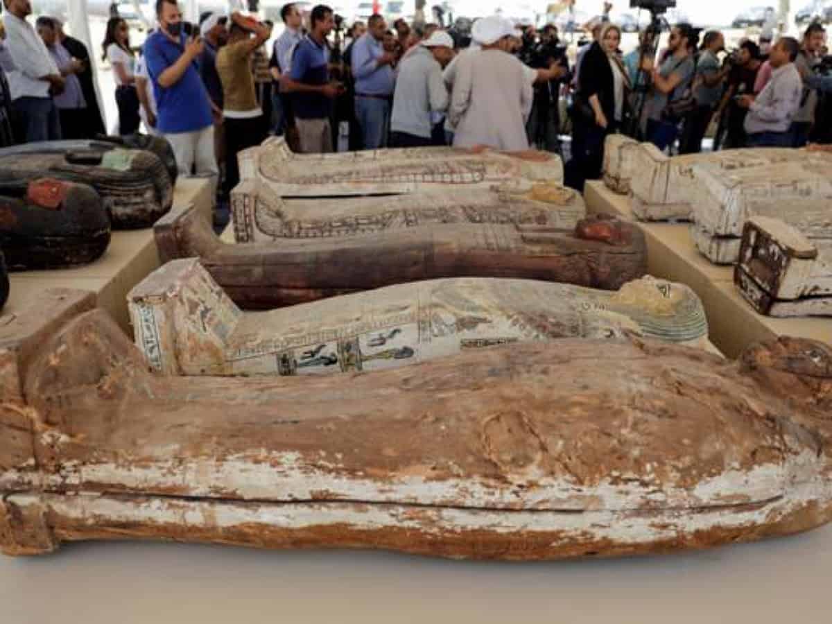 Egypt unveils 250 mummies in Saqqara