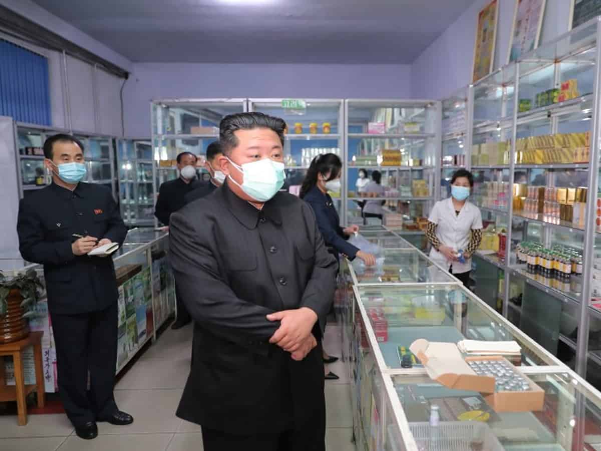 Kim issues special order on medicine supply against COVID-19 outbreak