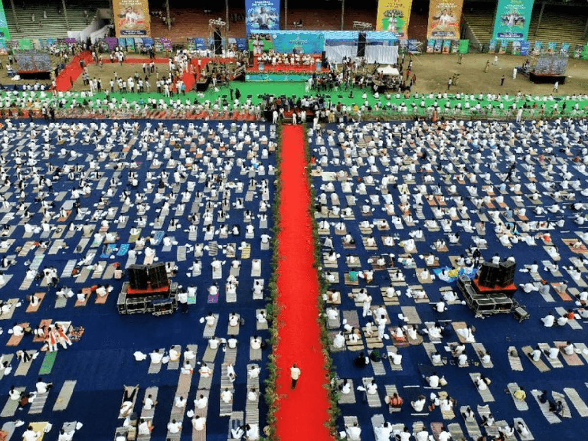 Thousands participate in Hyderabad Yoga Utsav