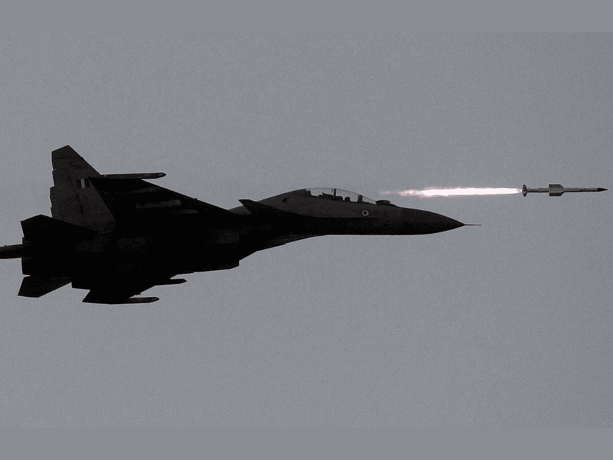 Astra Mk-1 BVRAAM test fire from a Su 30 MK-1