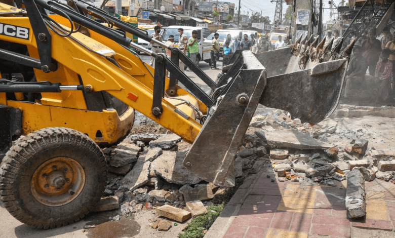 DDA's anti-encroachment drive continues in Mehrauli for 2nd day