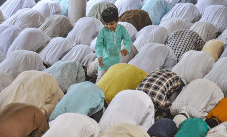 Moradabad: Devotees offer prayers during the holy month of Ramadan, at Jama Masjid in Moradabad, Friday, April 8, 2022. (PTI Photo)