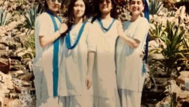 Kareena Kapoor gets nostalgic, shares throwback picture of school trip