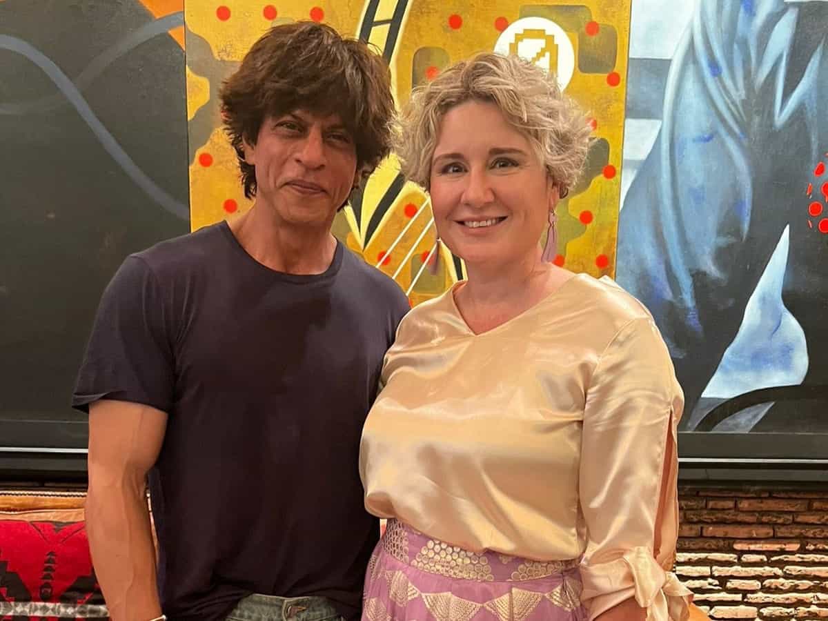 Canadian consul general impressed with Shah Rukh Khan's charm