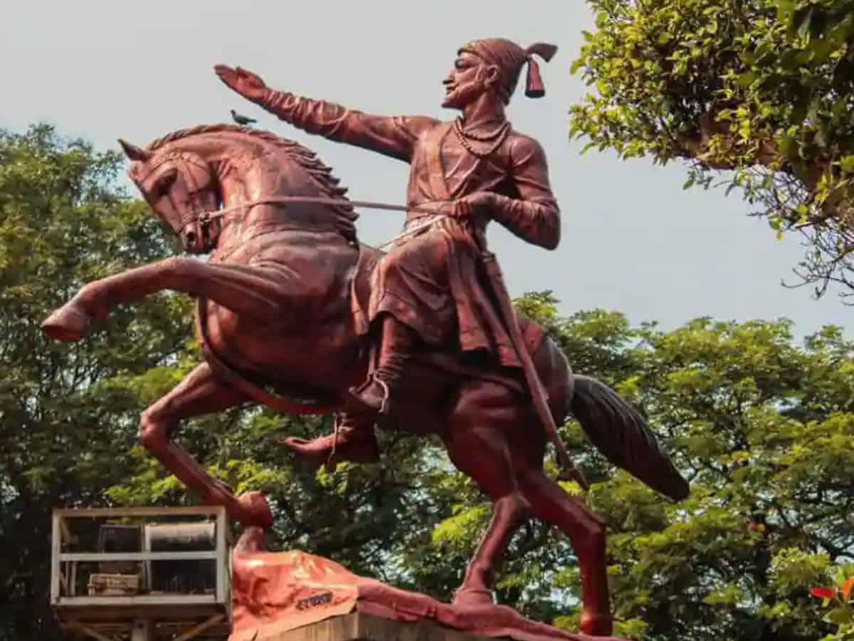 Maharashtra: Villagers clash over Shivaji statue; several cops injured, over 300 booked