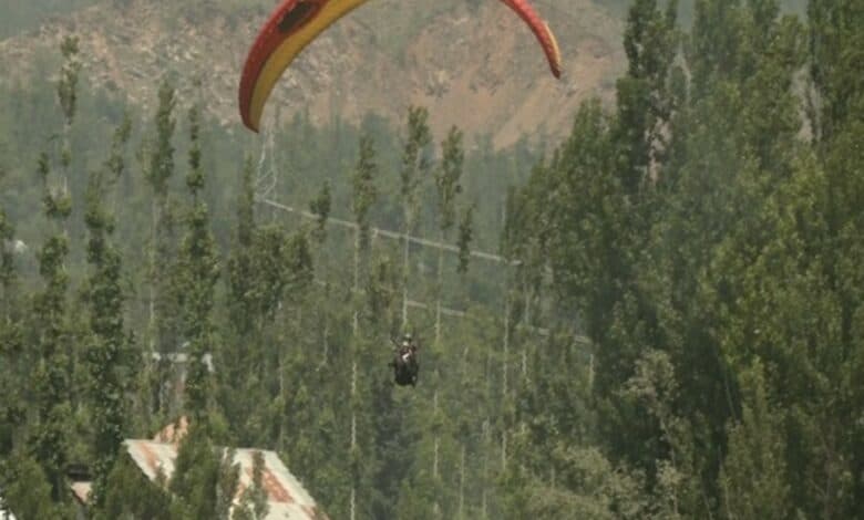 Hyderabad man dies while paragliding in Himachal Pradesh