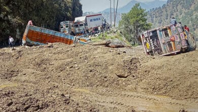 Landslide on Srinagar-Jammu highway