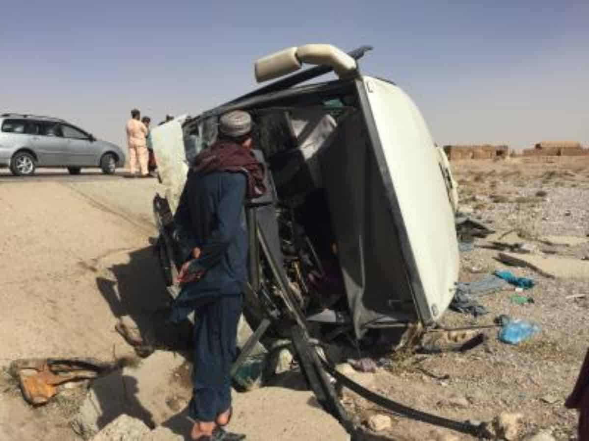 Afghanistan: 10 killed in mini-bus accident