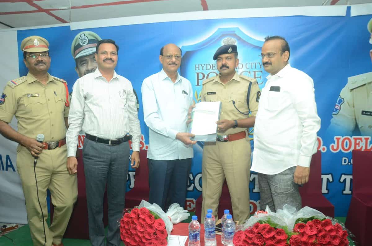 Aurobindo Pharma Foundation donates Rs 25 lakhs to Hyderabad police for training youth