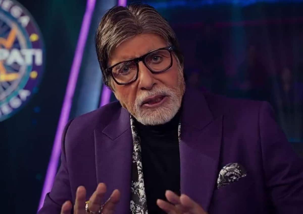 Big B requests Twitter to return his blue tick; says, 'Haath toh jor liye rahe hum'