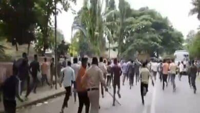 Police use lathi-charge to disperse anti-Agnipath protesters in Karnataka's Dharwad