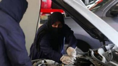 Saudi women enters into car repair profession