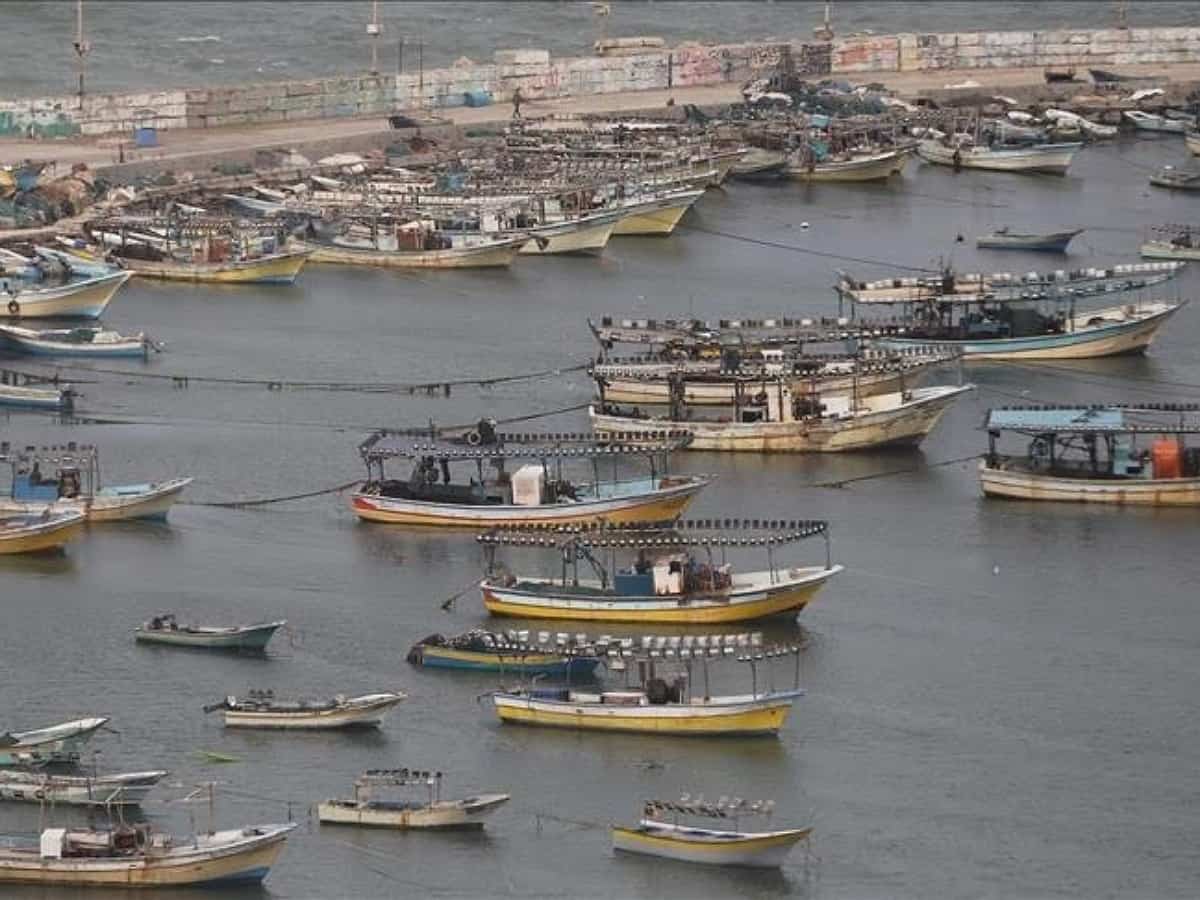 Israel arrest four Palestinian fishermen off the shores of Gaza