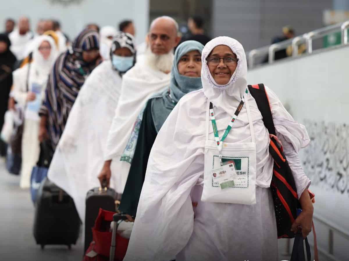 Saudi Arabia receives 955 pioneers of pilgrims for this year's Haj season